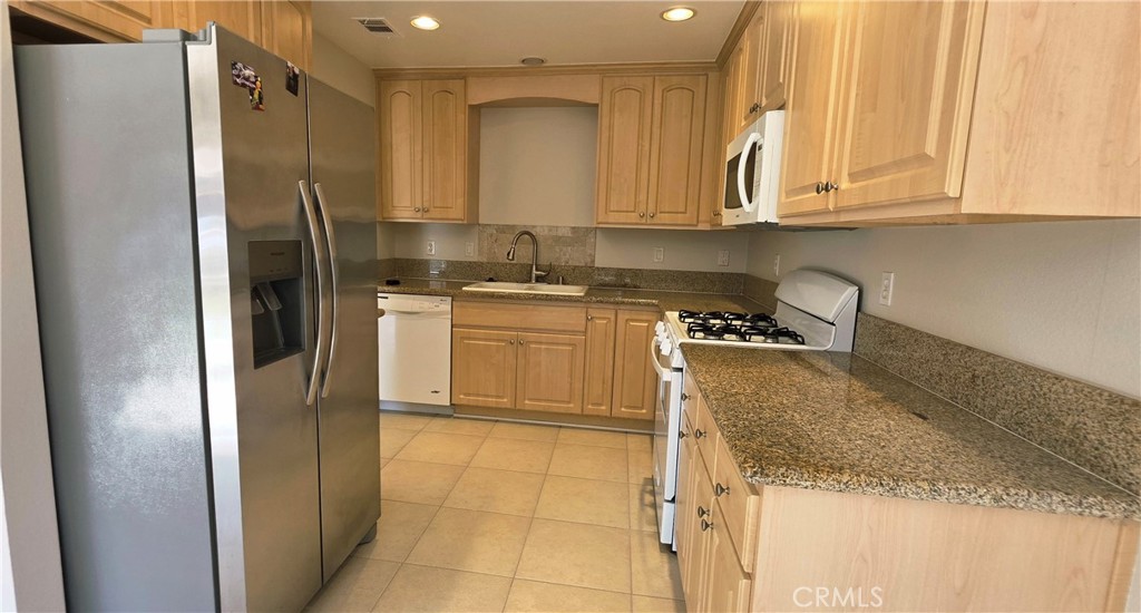 23512 Lampara Drive Property Photo 8