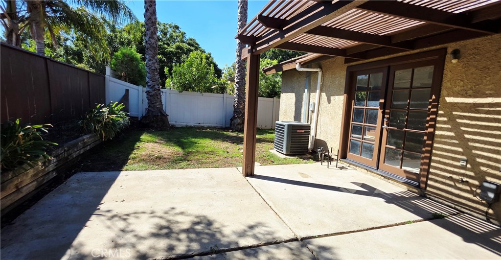 23512 Lampara Drive Property Photo 15
