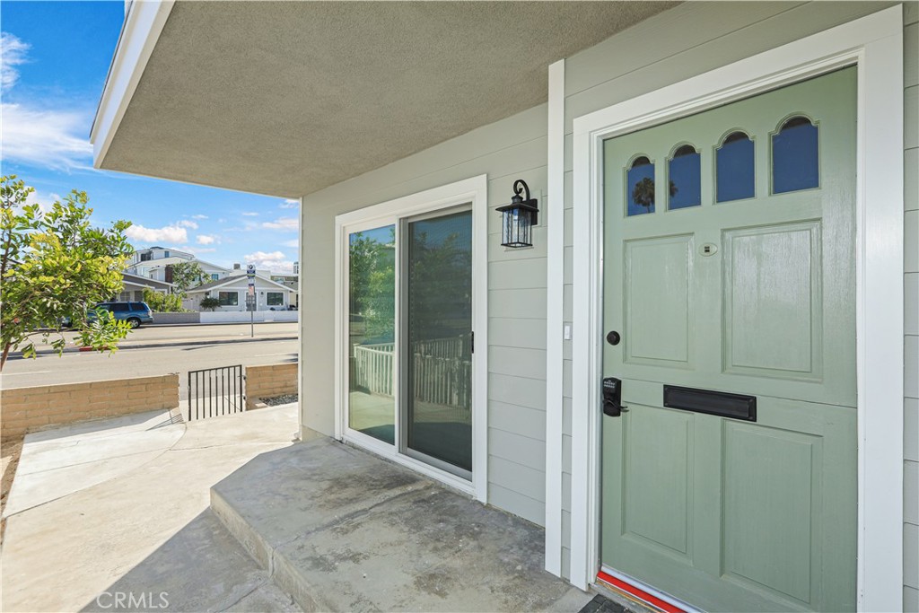 810 W Balboa Boulevard A Property Photo 2