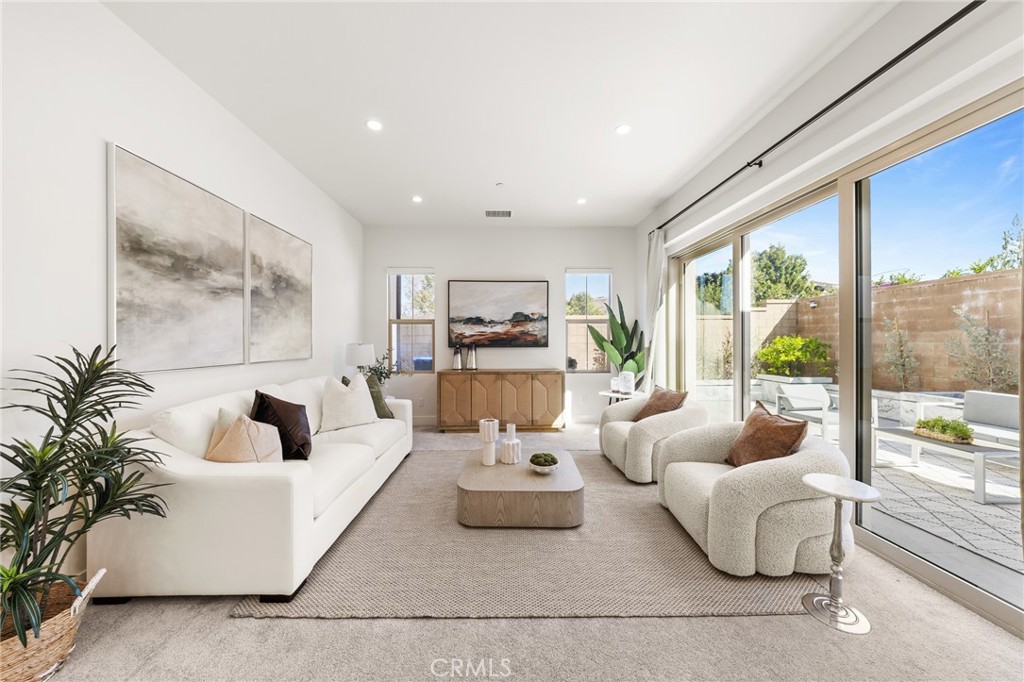 115 Fairgreen Property Photo 8