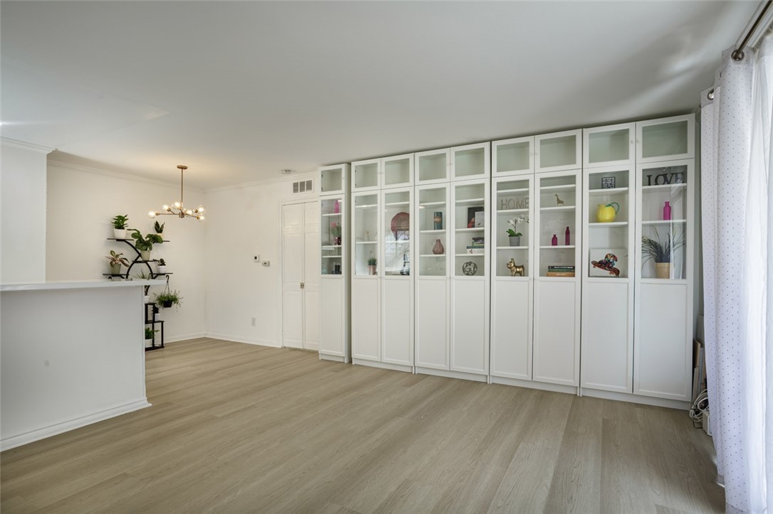 2815 S Fairview G Property Photo 5