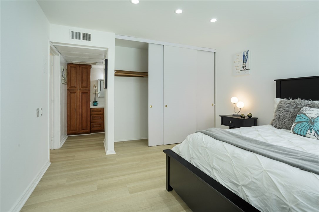 2815 S Fairview G Property Photo 11