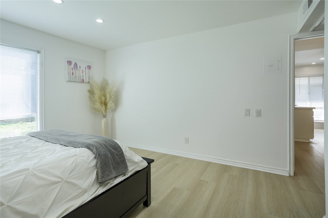 2815 S Fairview G Property Photo 12