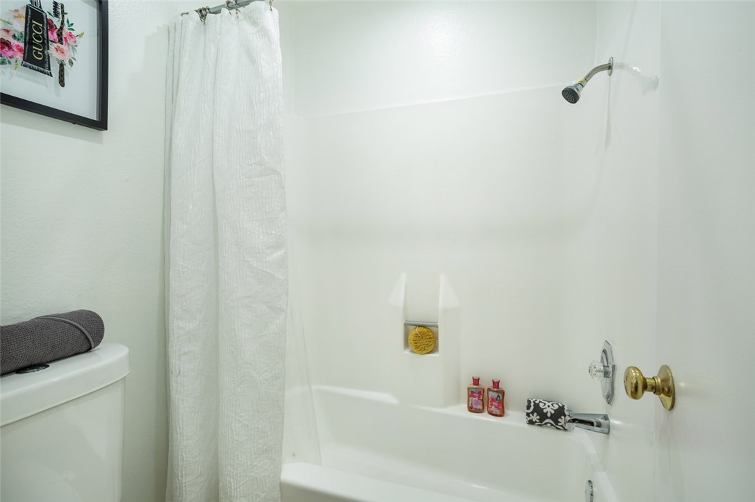 2815 S Fairview G Property Photo 15