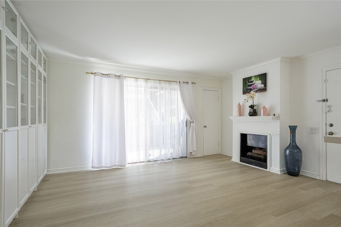 2815 S Fairview G Property Photo 27