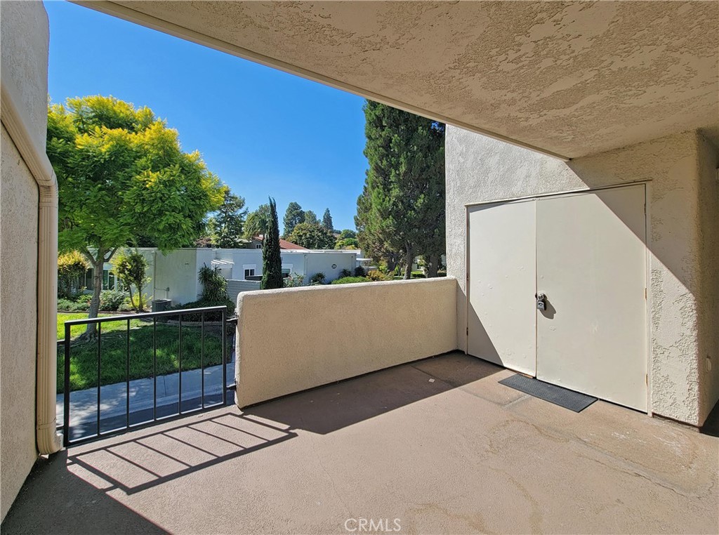 2238 Via Puerta A Property Photo 4