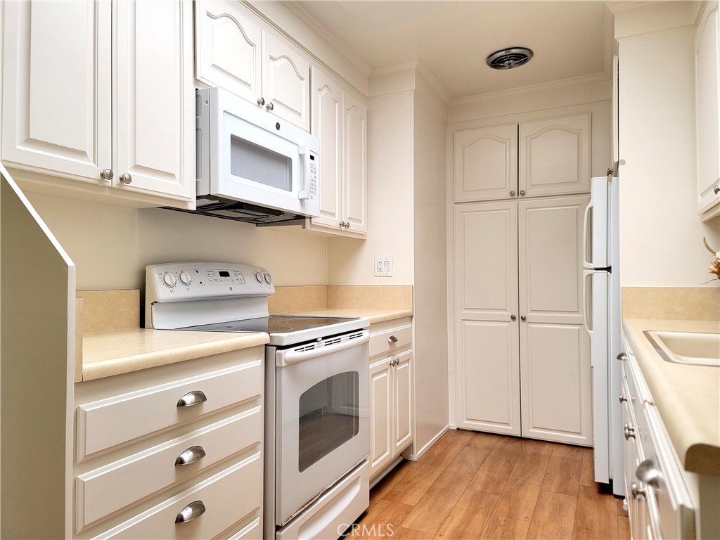 2238 Via Puerta A Property Photo 13