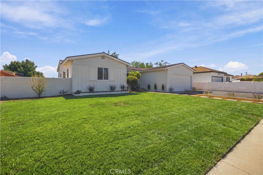 235 E Fromer Street Property Photo 7