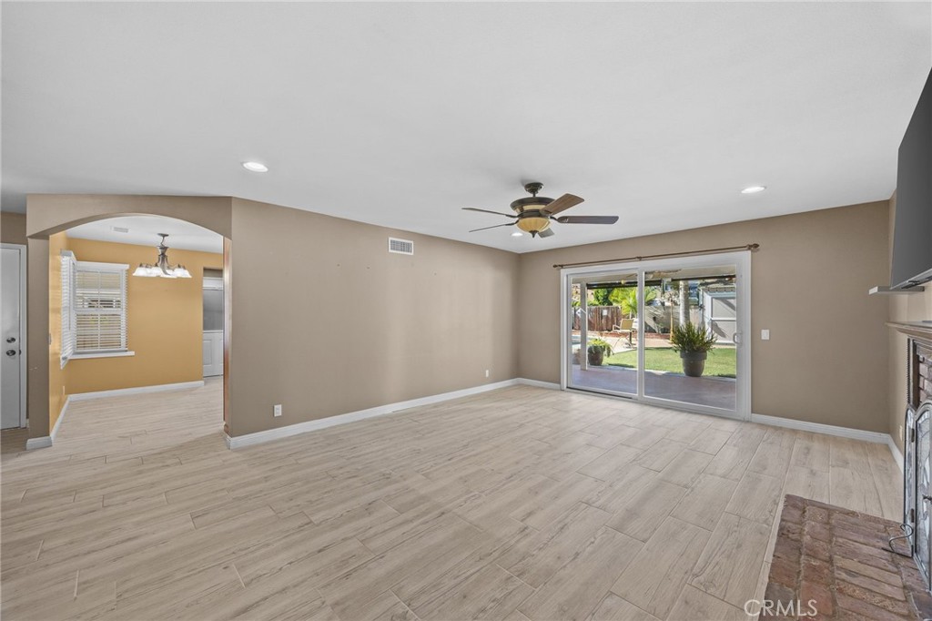 16721 Maple Property Photo 5