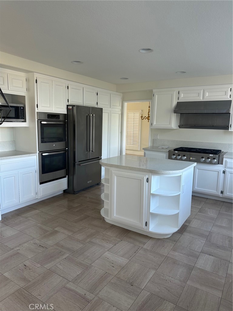 28451 Fieldbrook Property Photo 8