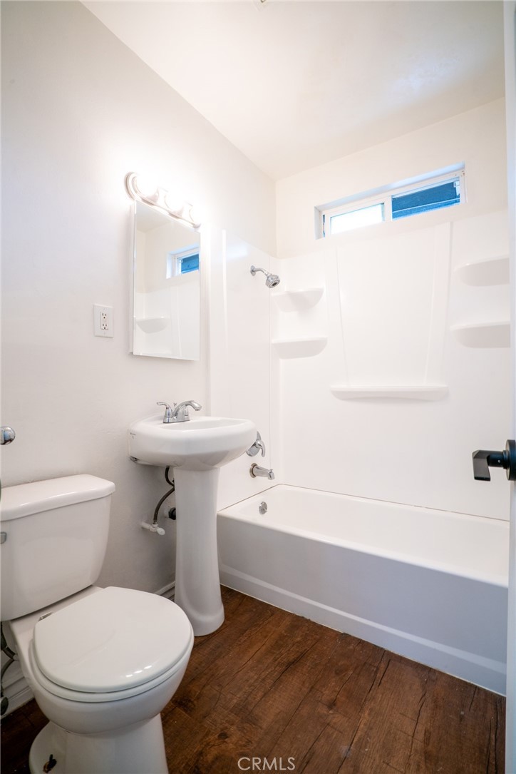 140 W Orangethorpe Avenue Property Photo 15