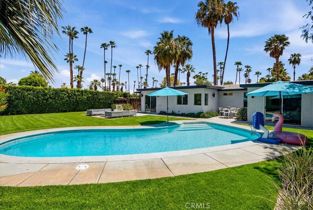 70170 Sun Valley Property Photo 3