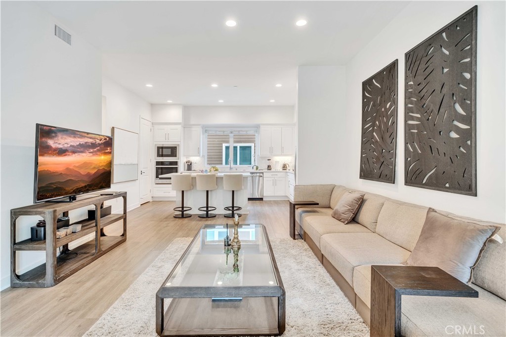 769 Doheny Property Photo 15