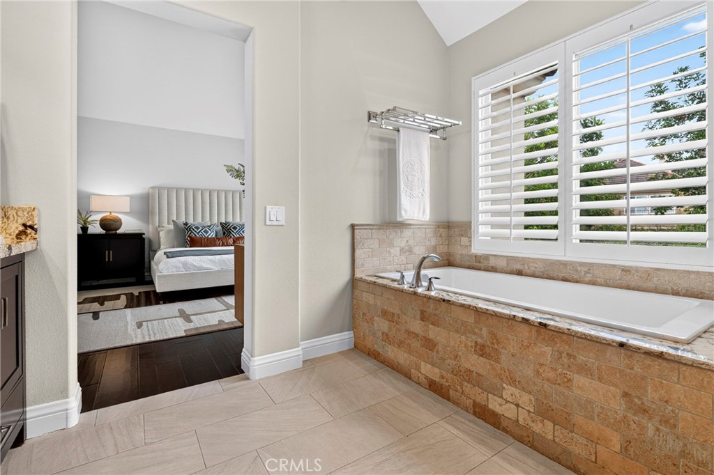 11 Bellevue Property Photo 18