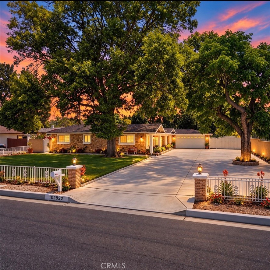 10292 Center Property Photo 1