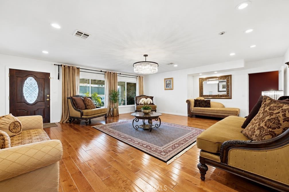 10292 Center Property Photo 5