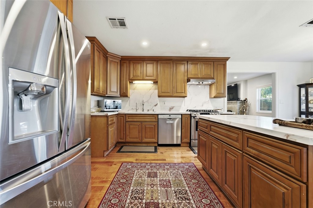 10292 Center Property Photo 8