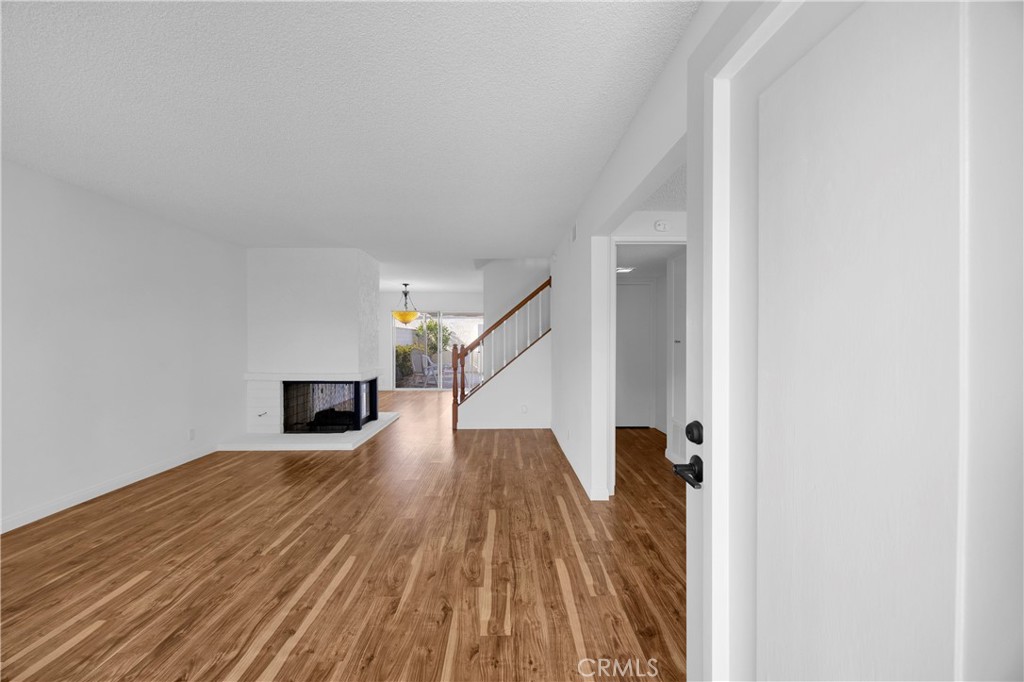 14296 Suffolk Property Photo 4