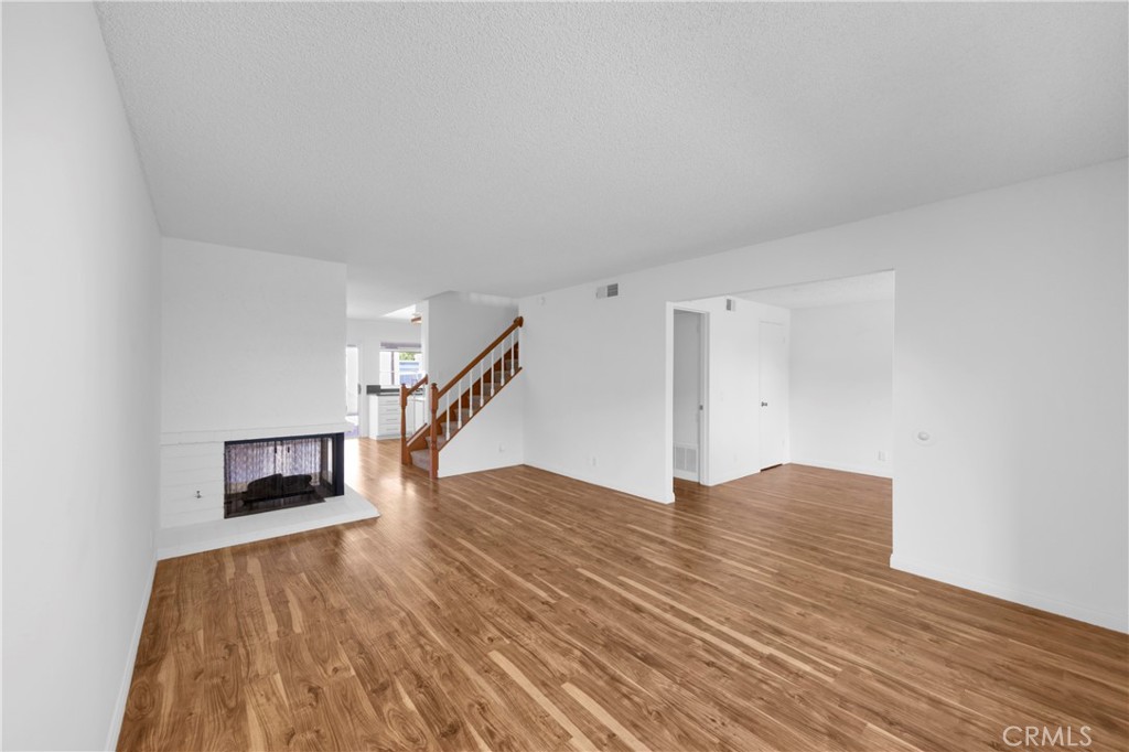 14296 Suffolk Property Photo 5