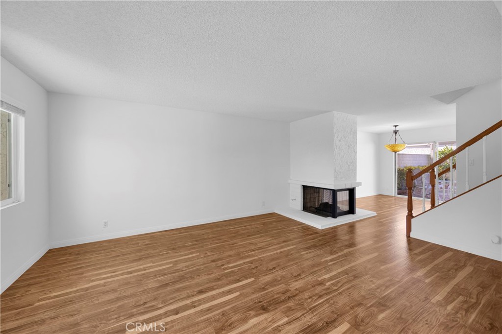 14296 Suffolk Property Photo 6