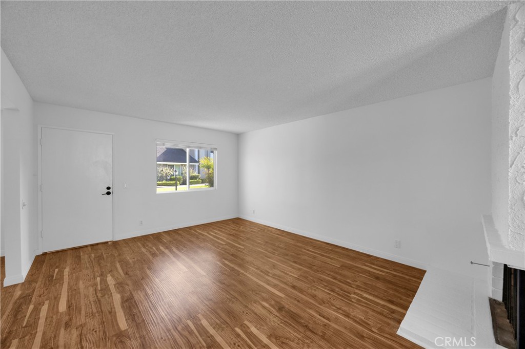 14296 Suffolk Property Photo 7