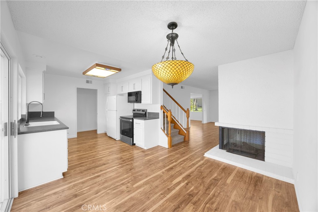 14296 Suffolk Property Photo 10