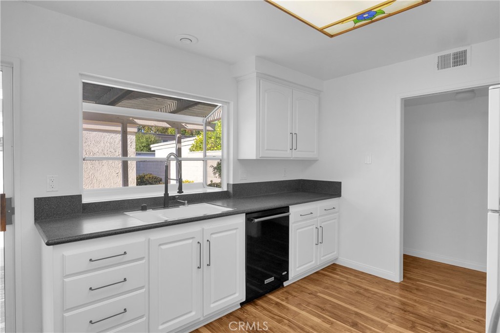 14296 Suffolk Property Photo 11