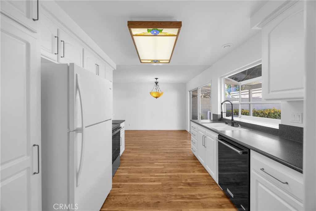 14296 Suffolk Property Photo 13