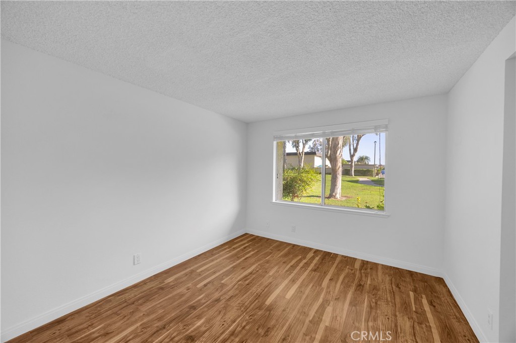 14296 Suffolk Property Photo 16