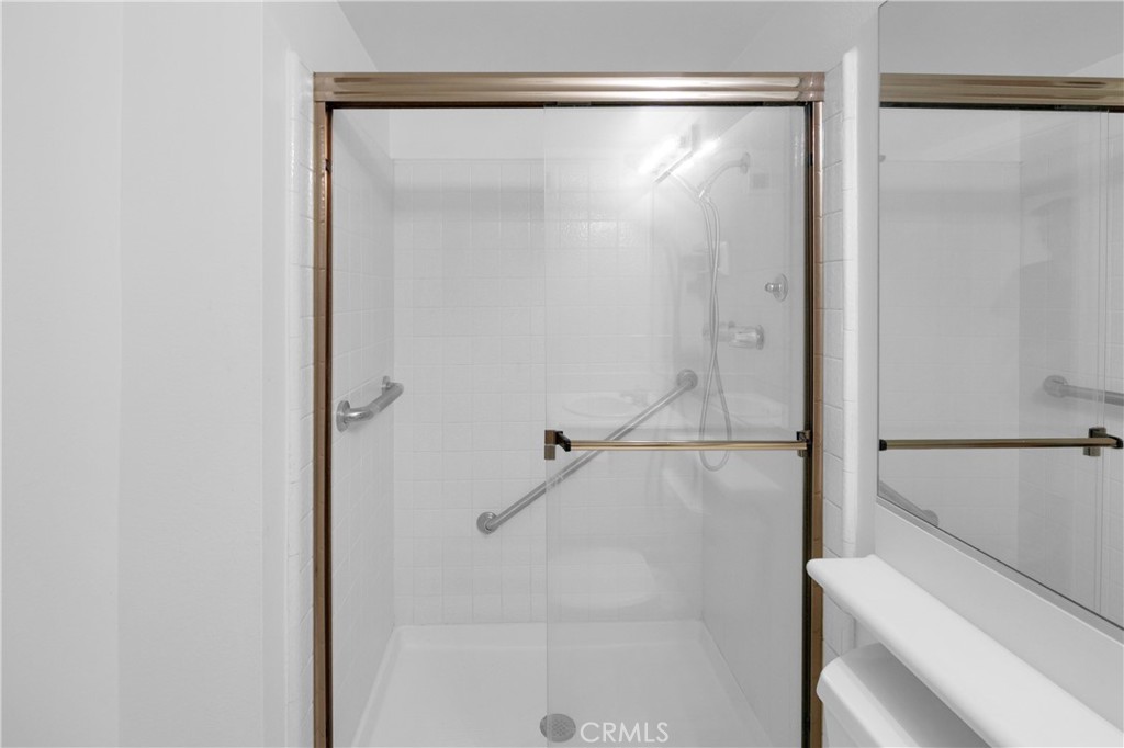 14296 Suffolk Property Photo 21