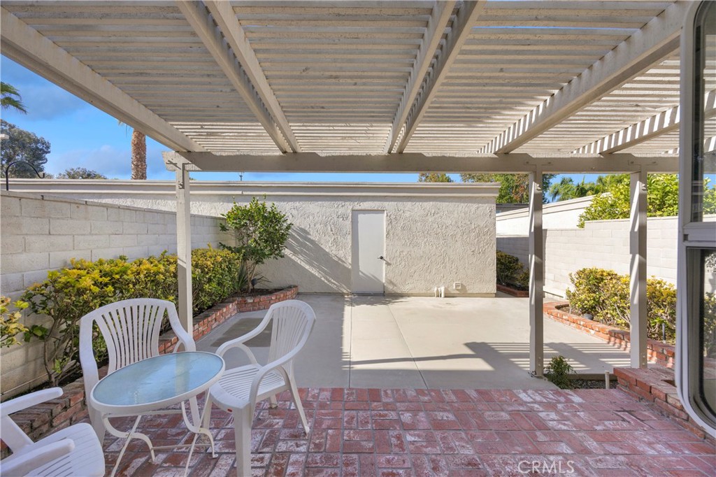 14296 Suffolk Property Photo 35
