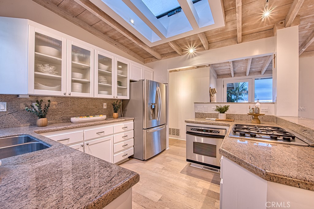 22311 3rd Property Photo 6