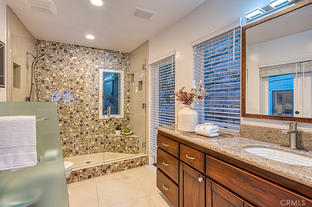 22311 3rd Property Photo 16