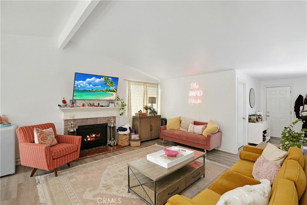 1305 W Cherry Property Photo 6