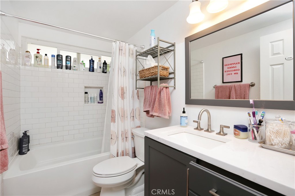1305 W Cherry Property Photo 19