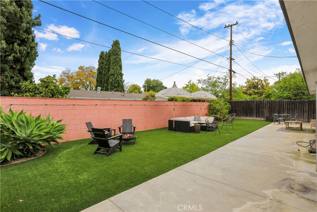 1305 W Cherry Property Photo 24
