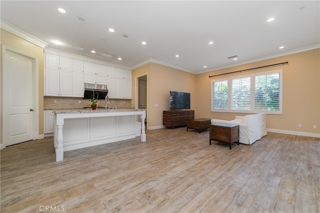 65 Pinetree Property Photo 6