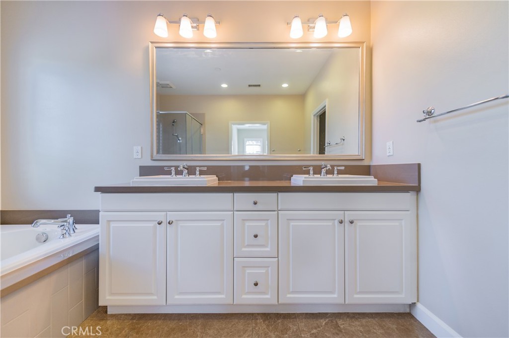 65 Pinetree Property Photo 17