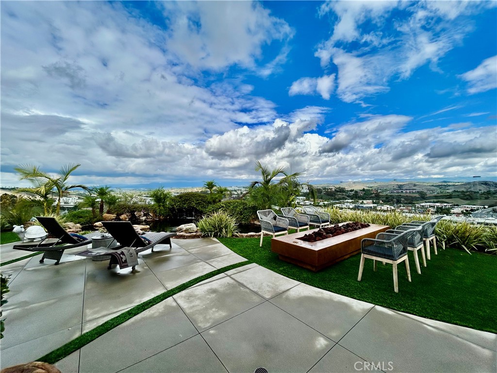 28601 Vista Ladera