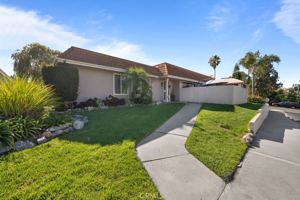 24941 El Roble Property Photo 2