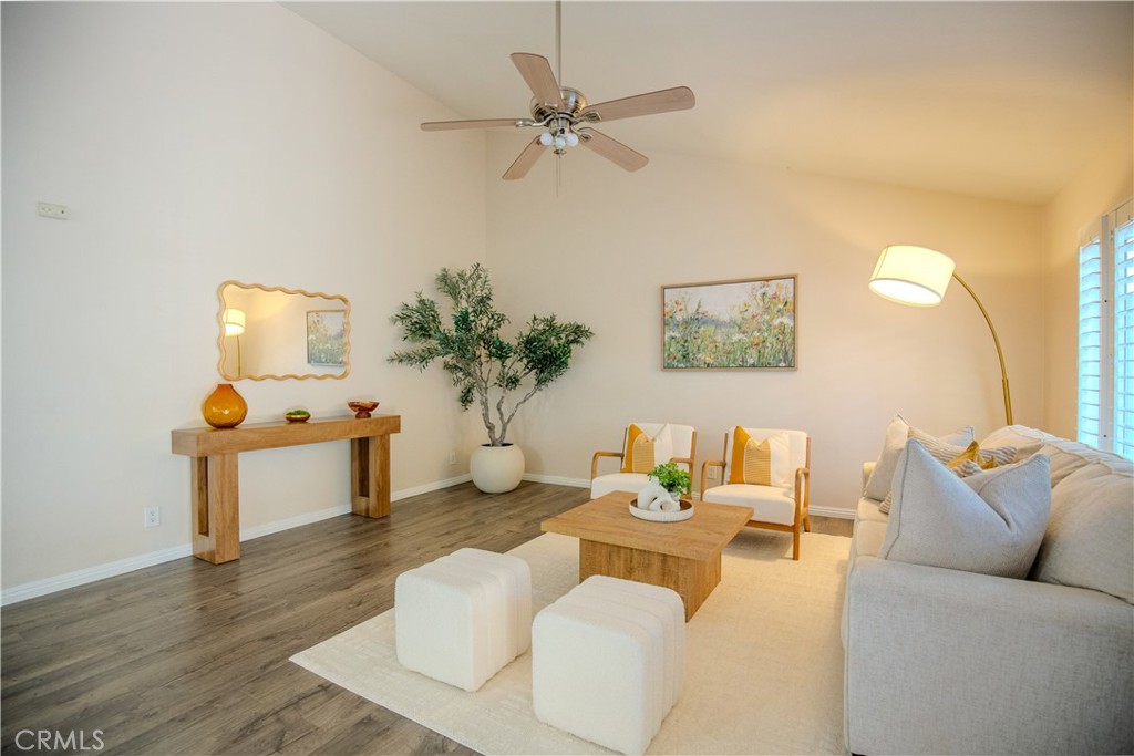 2528 N Tustin D Property Photo 4