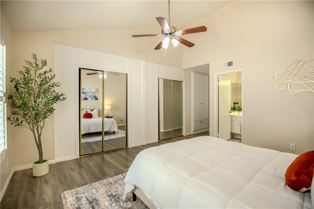 2528 N Tustin D Property Photo 14