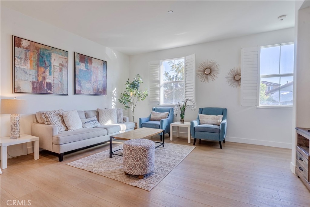 8056 Torino Property Photo 8