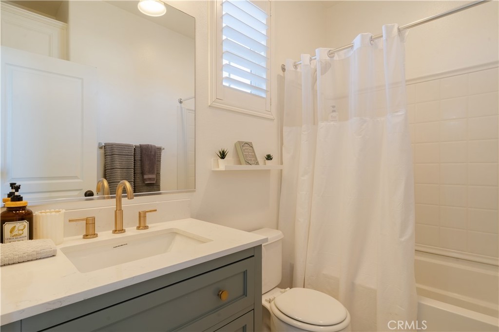 8056 Torino Property Photo 28