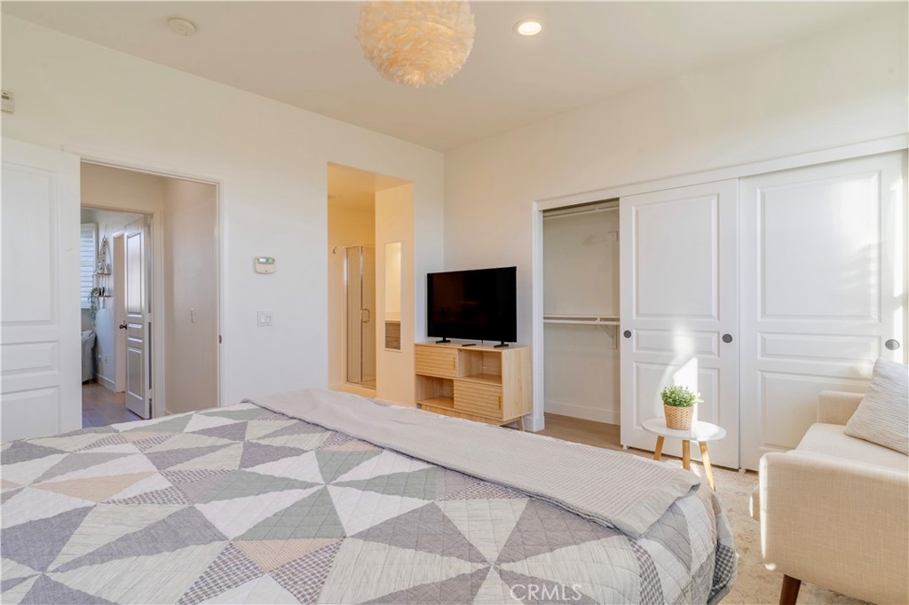8056 Torino Property Photo 32