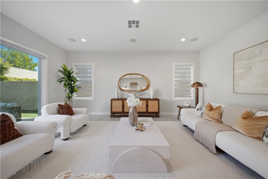 140 Sierra Madre Property Photo 7