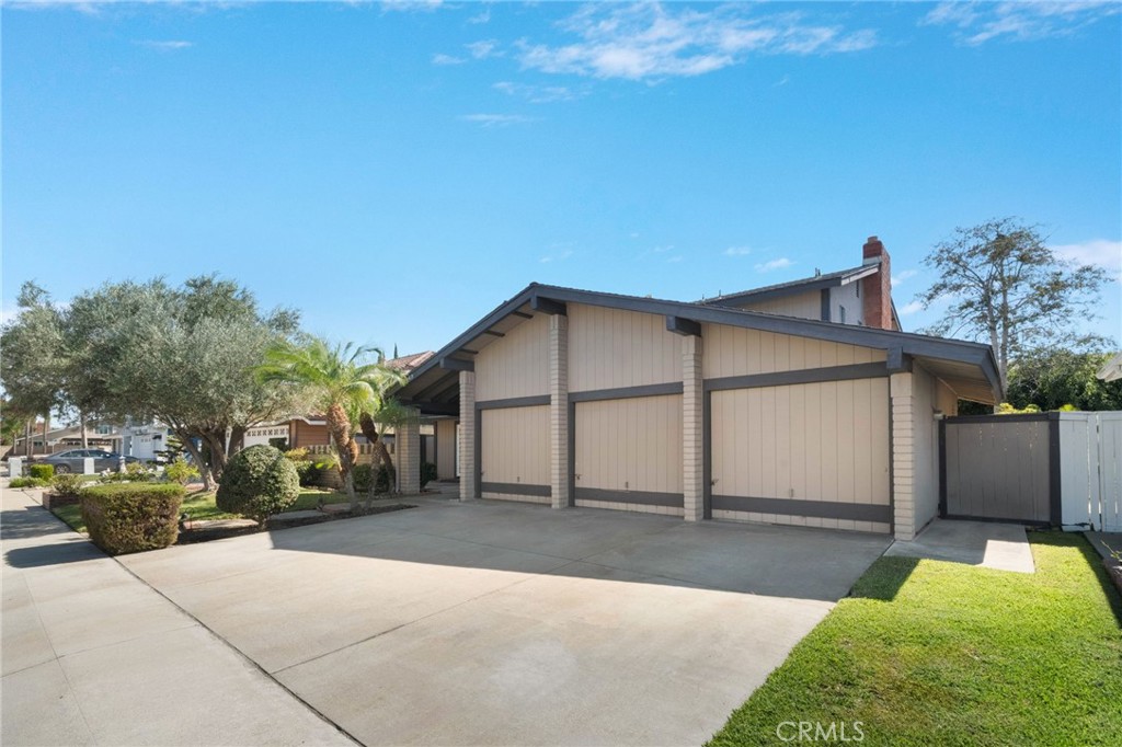 8452 Compton Property Photo 3