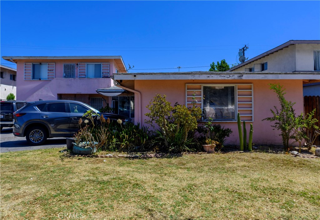 2609 S Rosewood Property Photo 2
