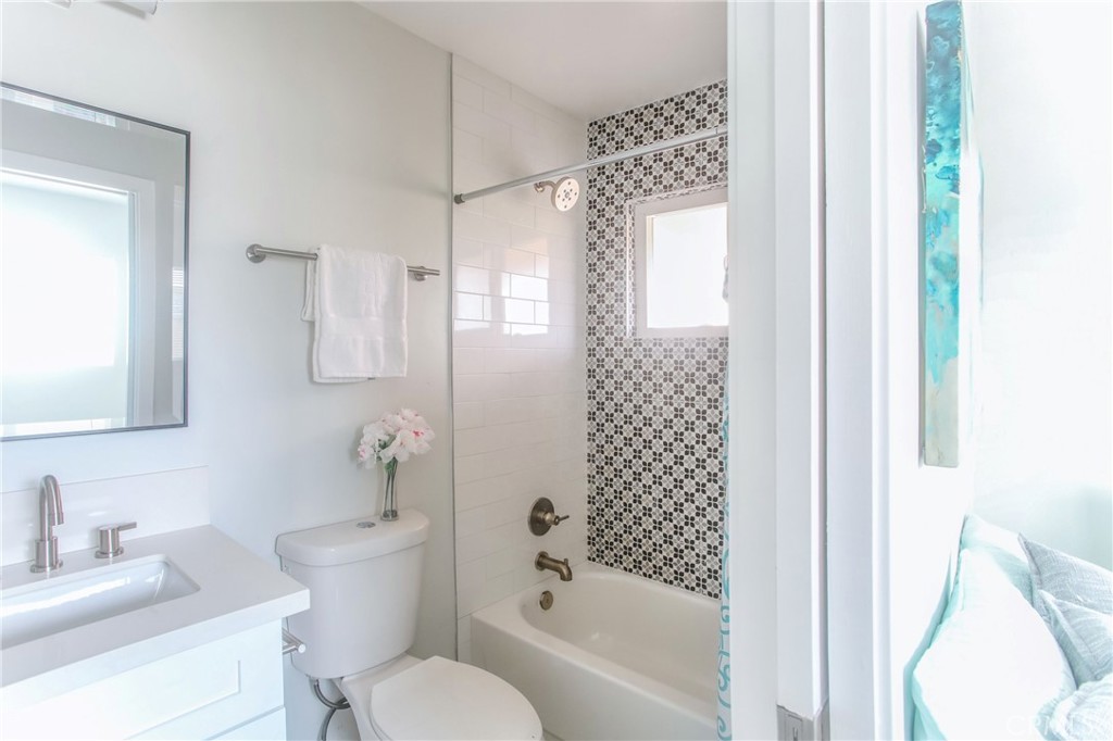 4205 Noyes Property Photo 15