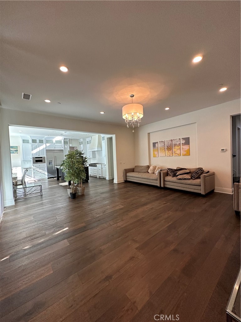 18 Meadow Pl Property Photo 3
